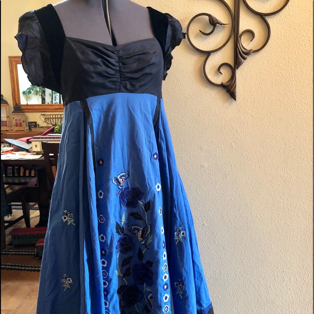 Anthropologie Dress by Lithe Beautiful embroidery